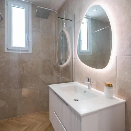Design Near The Beaches Of * Niza